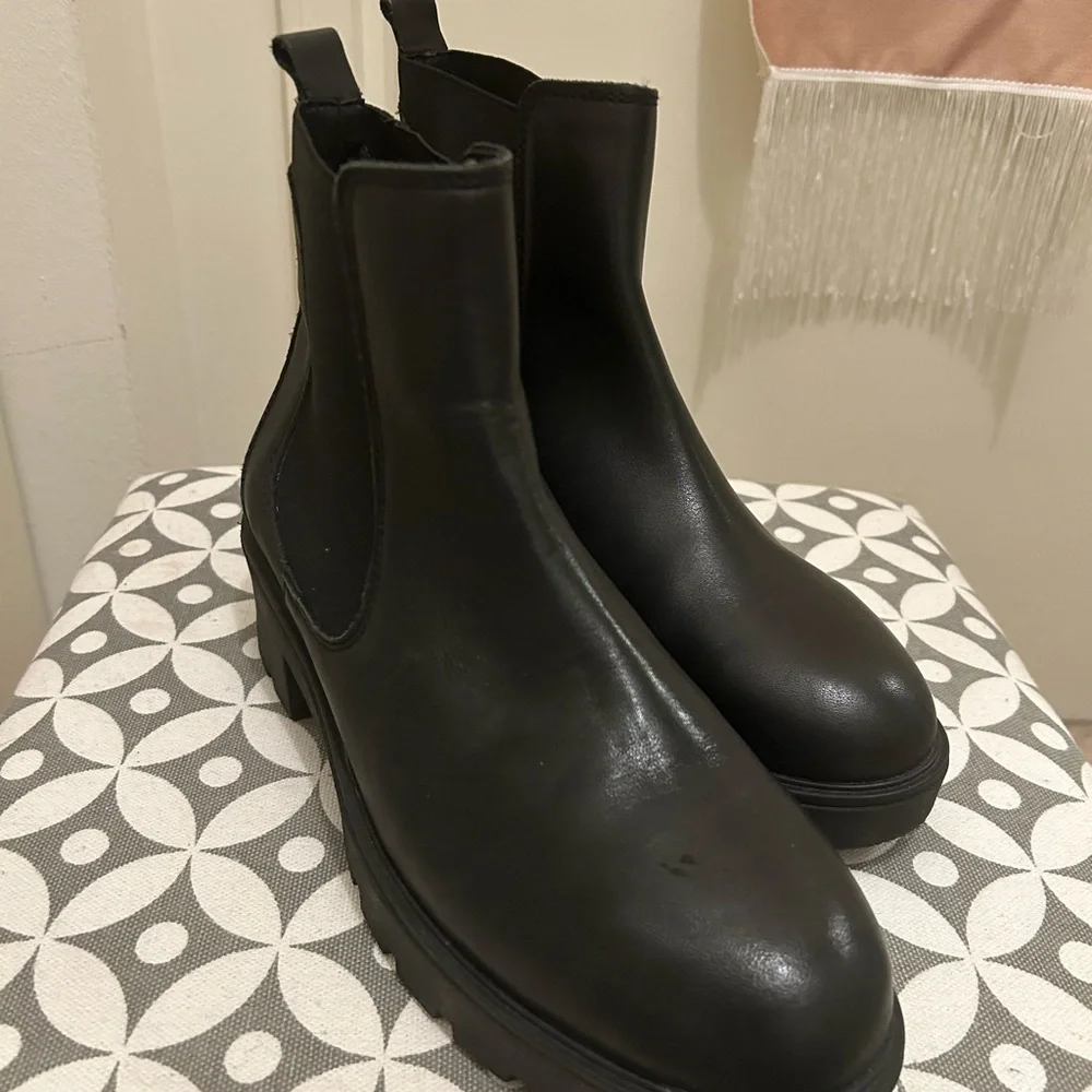 👍🏻 EUC. Women's Black  Ankle Boots - Picture 4 of 12